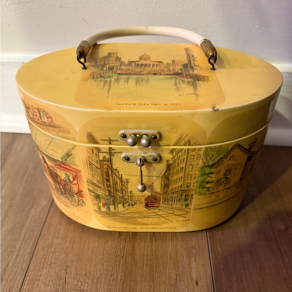 Vintage Oval Handbag with Norfolk, Va City Illustrations